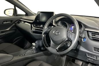 TOYOTA C-HR 1.8 VVT-h Icon SUV 5dr Petrol Hybrid CVT Euro 6 (s/s) (122 ps) 8