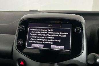 TOYOTA AYGO 1.0 VVT-i x-play Hatchback 5dr Petrol Manual Euro 6 (s/s) (71 ps