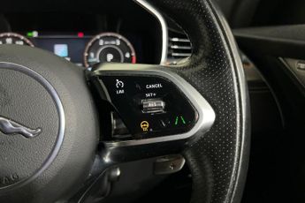 JAGUAR F-PACE 2.0 D200 MHEV R-Dynamic SE SUV 5dr Diesel Auto AWD Euro 6 (s/s) 