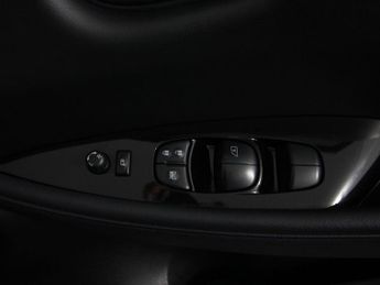 NISSAN LEAF 40kWh N-Connecta Hatchback 5dr Electric Auto (150 ps)