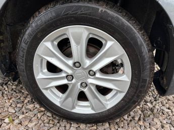 HONDA JAZZ 1.4 i-VTEC ES Hatchback 5dr Petrol Manual Euro 5 (99 ps)