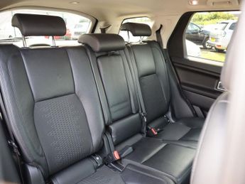 LAND ROVER DISCOVERY SPORT 2.0 TD4 SE Tech SUV 5dr Diesel Auto 4WD Euro 6 (s/s) (180 ps)