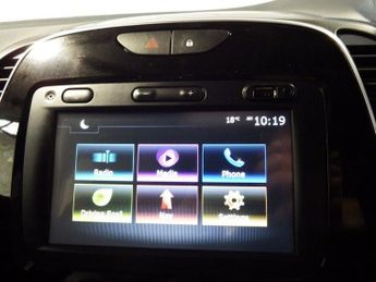 RENAULT CAPTUR 1.5 dCi ENERGY Iconic SUV 5dr Diesel EDC Euro 6 (s/s) (90 ps)