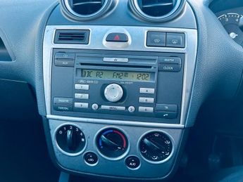 FORD FIESTA 1.4 Zetec Climate Hatchback 5dr Petrol Manual (147 g/km, 79 bhp)