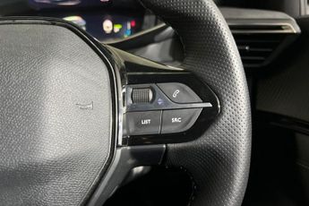 PEUGEOT E-2008 50kWh GT Premium SUV 5dr Electric Auto (7kW Charger) (136 ps) To