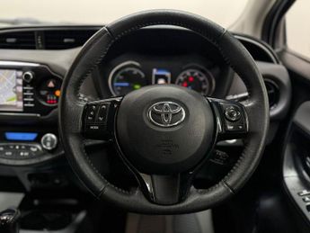 TOYOTA YARIS 1.5 VVT-h Icon Tech Hatchback 5dr Petrol Hybrid E-CVT Euro 6 (s/