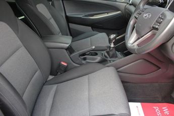 HYUNDAI TUCSON 1.6 GDi SE Nav SUV 5dr Petrol Manual Euro 6 (s/s) (132 ps)