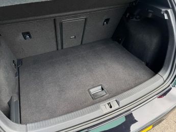 VOLKSWAGEN GOLF 2.0 TDI GTD Hatchback 5dr Diesel DSG Euro 6 (s/s) (184 ps) * HUG