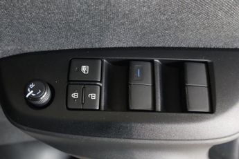 TOYOTA YARIS CROSS 1.5 VVT-h Design E-CVT Euro 6 (s/s) 5dr