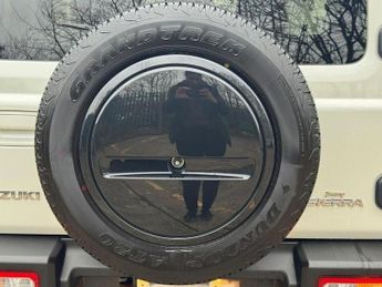 SUZUKI JIMNY  Suzuki Jimny SIERRA AUTO 4WD 1.5L