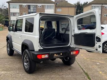 SUZUKI JIMNY  Suzuki Jimny SIERRA AUTO 4WD 1.5L