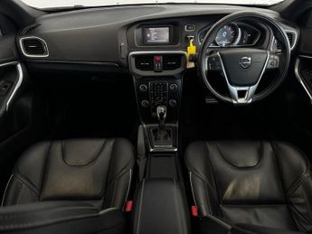 VOLVO V40 1.5 T2 GPF R-Design Hatchback 5dr Petrol Auto Euro 6 (s/s) (122 