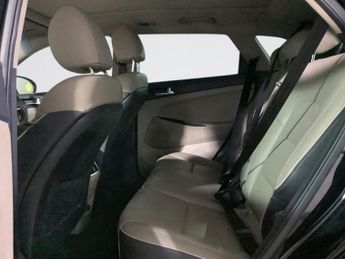 HYUNDAI TUCSON 2.0 CRDi Premium SE SUV 5dr Diesel Auto 4WD Euro 6 (s/s) (185 ps