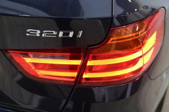 BMW 3 SERIES GRAN TURISMO 2.0 320i Luxury GT 5dr Petrol Auto xDrive Euro 6 (s/s) (184 ps)