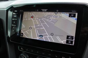 VOLKSWAGEN PASSAT 1.4 TSI 13kWh GTE Advance Estate 5dr Petrol Plug-in Hybrid DSG E