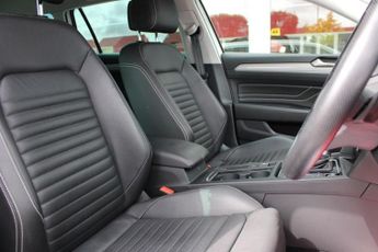 VOLKSWAGEN PASSAT 1.4 TSI 13kWh GTE Advance Estate 5dr Petrol Plug-in Hybrid DSG E