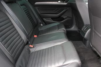 VOLKSWAGEN PASSAT 1.4 TSI 13kWh GTE Advance Estate 5dr Petrol Plug-in Hybrid DSG E
