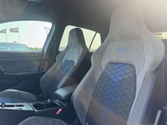 VOLKSWAGEN GOLF 2.0 TSI R Hatchback 5dr Petrol DSG 4Motion Euro 6 (s/s) (320 ps)