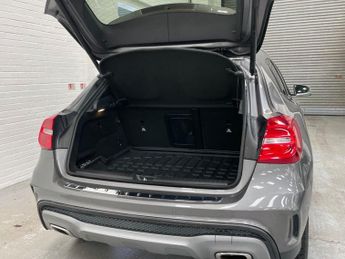 MERCEDES-BENZ GLA 2.1 GLA200d AMG Line (Premium) SUV 5dr Diesel 7G-DCT Euro 6 (s/s
