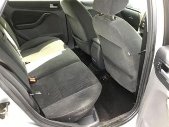 FORD FOCUS 1.6 Ghia Hatchback 5dr Petrol Manual (161 g/km, 113 bhp)