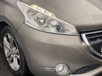 PEUGEOT 208 1.6 VTi Allure Hatchback 5dr Petrol Auto Euro 5 (120 ps)