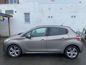 PEUGEOT 208 1.6 VTi Allure Hatchback 5dr Petrol Auto Euro 5 (120 ps)
