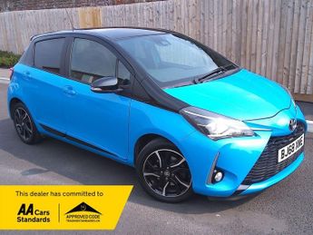 Toyota Yaris 1.5 VVT-i Cyan Bi-Tone Hatchback 5dr Petrol Manual Euro 6 (111 p