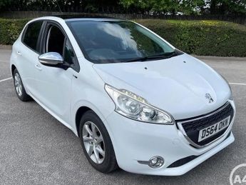 Peugeot 208 1.2 VTi PureTech Style Hatchback 5dr Petrol Manual Euro 6 (82 ps