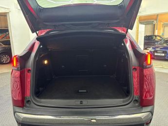 PEUGEOT 3008 1.2 PureTech GPF Allure SUV 5dr Petrol EAT Euro 6 (s/s) (130 ps)