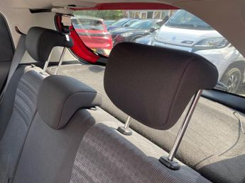 TOYOTA YARIS 1.33 Dual VVT-i Icon Hatchback 5dr Petrol Manual Euro 6 (99 ps)