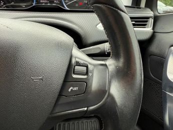 PEUGEOT 2008 1.2 PureTech GPF Allure SUV 5dr Petrol Manual Euro 6 (s/s) (130 