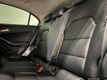 MERCEDES-BENZ A-CLASS 1.6 A160 Sport (Executive) Hatchback 5dr Petrol Manual Euro 6 (s