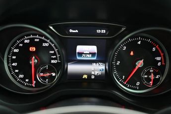 MERCEDES-BENZ GLA 2.1 GLA200d AMG Line SUV 5dr Diesel 7G-DCT Euro 6 (s/s) (136 ps)