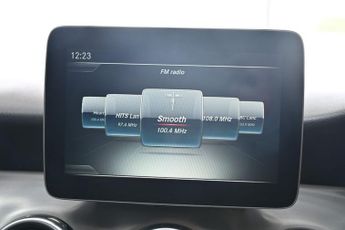 MERCEDES-BENZ GLA 2.1 GLA200d AMG Line SUV 5dr Diesel 7G-DCT Euro 6 (s/s) (136 ps)