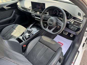 AUDI A4 AVANT 2.0 TDI 35 Black Edition Estate 5dr Diesel S Tronic Euro 6 (s/s)
