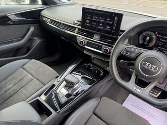 AUDI A4 AVANT 2.0 TDI 35 Black Edition Estate 5dr Diesel S Tronic Euro 6 (s/s)