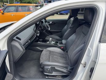 AUDI A4 AVANT 2.0 TDI 35 Black Edition Estate 5dr Diesel S Tronic Euro 6 (s/s)