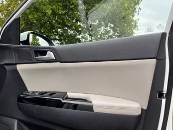 KIA SPORTAGE 1.6 T-GDi GT-Line SUV 5dr Petrol DCT AWD Euro 6 (174 bhp)
