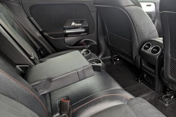 MERCEDES-BENZ EQA EQA 250 66.5kWh AMG Line SUV 5dr Electric Auto (190 ps)