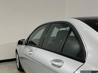 MERCEDES-BENZ C-CLASS 2.1 C220 CDI Executive SE (Premium Plus) Saloon 4dr Diesel G-Tro
