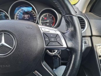 MERCEDES-BENZ C-CLASS 2.1 C220 CDI BlueEfficiency Executive SE Saloon 4dr Diesel Manua