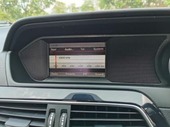 MERCEDES-BENZ C-CLASS 2.1 C220 CDI BlueEfficiency Executive SE Saloon 4dr Diesel Manua