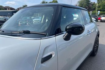MINI HATCH 1.5 Cooper Classic Hatchback 3dr Petrol Manual Euro 6 (s/s) (136