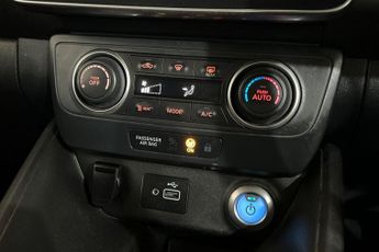 NISSAN LEAF 40kWh Acenta Hatchback 5dr Electric Auto (150 ps) 1 Owner / Serv