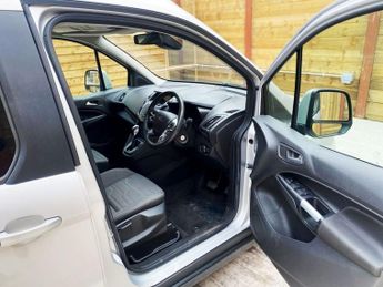 FORD TOURNEO CONNECT 3 Seat Auto Wheelchair Accessible Disabled Access Vehicle