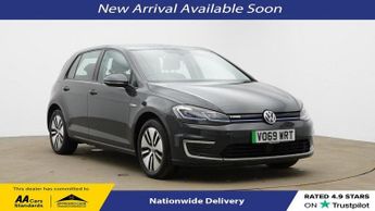 Volkswagen Golf 35.8kWh e-Golf Hatchback 5dr Electric Auto (136 ps)