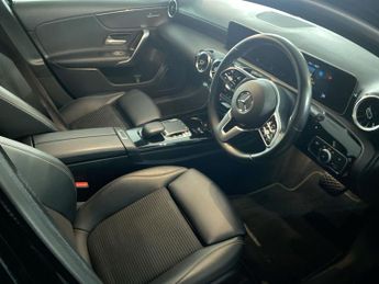 MERCEDES-BENZ A CLASS 1.5 A180d Sport (Executive) Hatchback 5dr Diesel 7G-DCT Euro 6 (