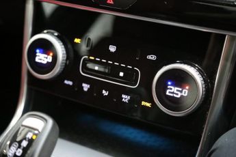 JAGUAR XE 2.0 D180 R-Dynamic SE Saloon 4dr Diesel Auto Euro 6 (s/s) (180 p