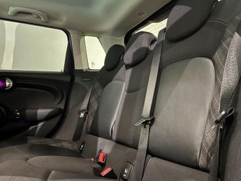 MINI HATCH 1.5 Cooper Hatchback 5dr Petrol Auto Euro 6 (s/s) (136 ps)