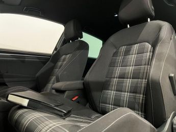 VOLKSWAGEN GOLF 2.0 TDI BlueMotion Tech GTD Hatchback 3dr Diesel Manual Euro 6 (
